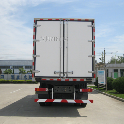 2 assen Sino Howo 10 wielen 20 ton 30 kubieke 6x4 koelkast koelcontainer vriezer Truck