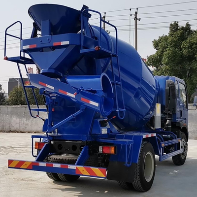 Vrachtwagen 4x2 4 van de Sinotrukhowo de Lichte Concrete Mixer Kubieke Meters