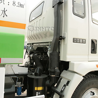 Het Lichte Watertankwagen 4x2 van SINOTRUK HOWO met 14m Front Sprinkler