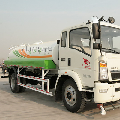 Het Lichte Watertankwagen 4x2 van SINOTRUK HOWO met 14m Front Sprinkler