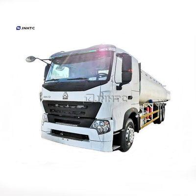 De Tankwagen Euro2 Euro3 25000L 6x4 van de Sinotrukhowo A7 371hp Stookolie