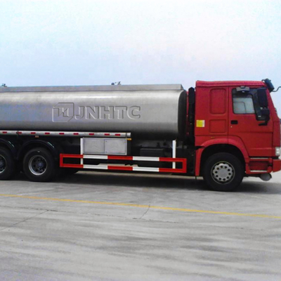 De Tankwagen Euro2 Euro3 25000L 6x4 van de Sinotrukhowo A7 371hp Stookolie