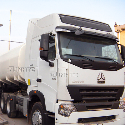 De Tankwagen Euro2 Euro3 25000L 6x4 van de Sinotrukhowo A7 371hp Stookolie
