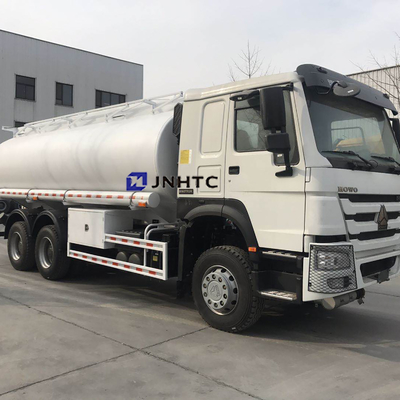 De Tankeraanhangwagen Euro2 Euro3 25000L 6x4 van de Sinotrukhowo 371hp Stookolie