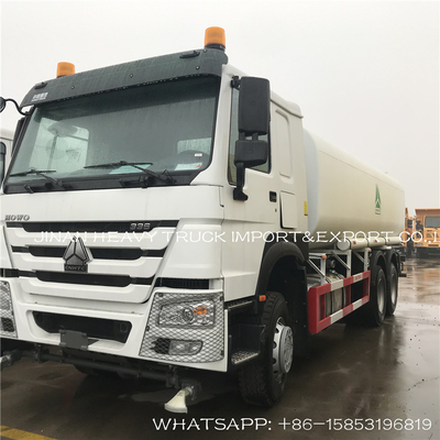 Sinotruk Howo 25cbm 25000 Liter van de het Watersproeier van de Watertankwagen de Vrachtwagen