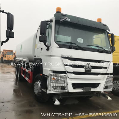 Sinotruk Howo 25cbm 25000 Liter van de het Watersproeier van de Watertankwagen de Vrachtwagen
