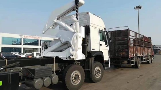 De Opgezette Crane With Xcmg 37t Zijlift Crane Mqh 37a van Sinotrukhowo 8x4 Vrachtwagen