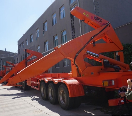 De Opgezette Crane With Xcmg 37t Zijlift Crane Mqh 37a van Sinotrukhowo 8x4 Vrachtwagen