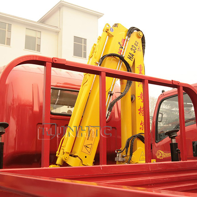 De Sinotrukhowo 4x2 Vrachtwagen zette Telescopische Crane Hook Folding Arm Lifting-Vrachtwagen op