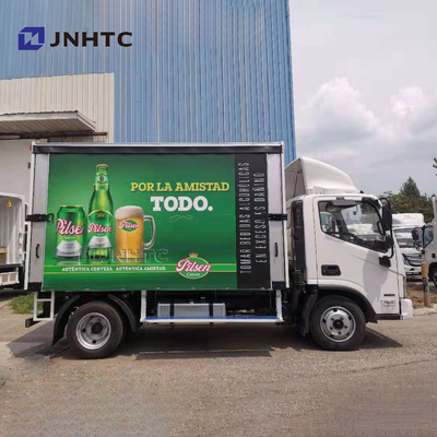 De de Diepvriezervrachtwagen van de Sinotrukhowo 4x2 Ijskast drinkt Drank Gekoelde Doosvrachtwagen
