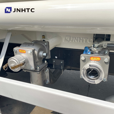 8000 Liter van de Plichts Commerciële Vrachtwagens van Howo de Lichte van de het Watersproeier Vrachtwagen
