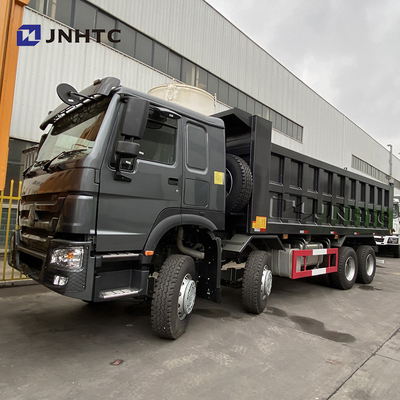 Zwarte Op zwaar werk berekende Stortplaatsvrachtwagen 12 Wielen 420hp Sinotruk Tipper Truck New Model