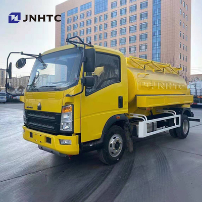 Lichte de Brandstoftankwagen 4x2 Nieuwe Model3000l van Sinotrukhowo