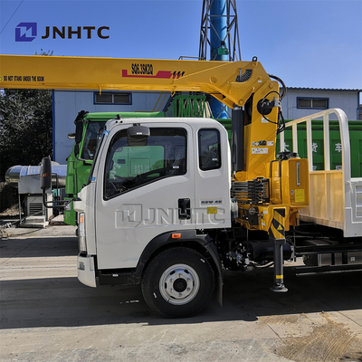 Lichte de Plichts Commerciële Vrachtwagens van SINOTRUK HOWO 4X2 met CRANE RHD 10 Ton Truck