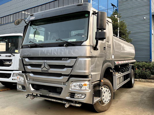 Sinotruk Howo 6 van de de Tankervrachtwagen van de Speculant4*2 Brandstof de Olietanker 10000L van Howo