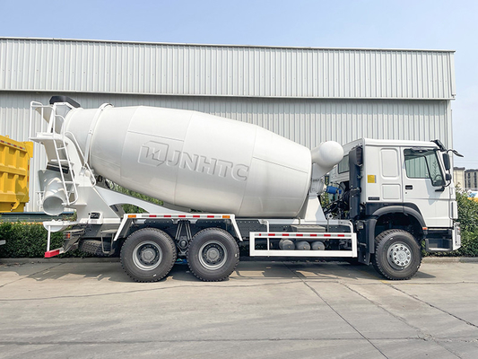 10 van de het Cementmixer van wielensinotruk 10m3 de Machinevrachtwagen