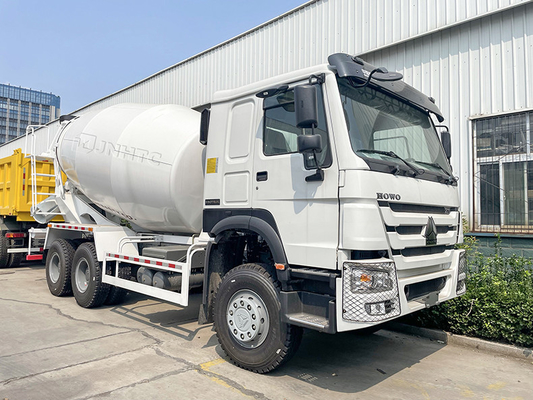 10 van de het Cementmixer van wielensinotruk 10m3 de Machinevrachtwagen
