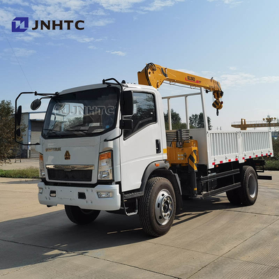 Sinotruk Howo Homan 6 de Vrachtwagen van de Wiel4x2 Dropside Lading met 3.2t-Kraan