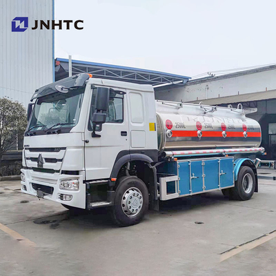 6 van de Legeringssinotruk Howo van het wielaluminium de Tankervrachtwagen 10000 Liter met Automaat