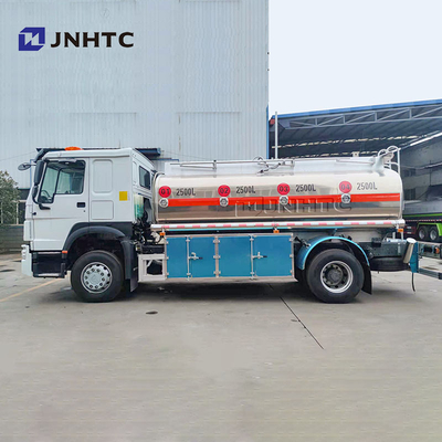 6 van de Legeringssinotruk Howo van het wielaluminium de Tankervrachtwagen 10000 Liter met Automaat