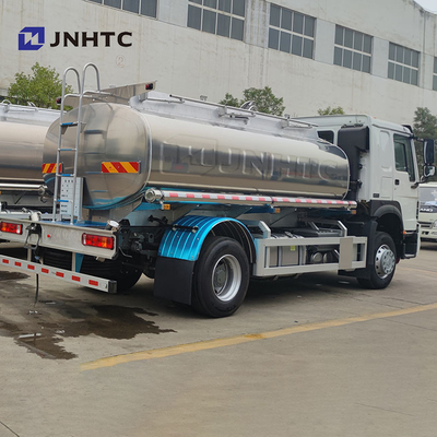 6 van de Legeringssinotruk Howo van het wielaluminium de Tankervrachtwagen 10000 Liter met Automaat